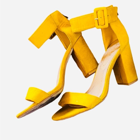 Chic Yellow Block Heel Sandals - Picture 1 of 1